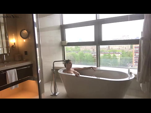 ❤️ Pitikek mezin Bi dilgermî pizika xwe di serşokê de dihejîne Super porno li porno ku.ttsex.ru ☑